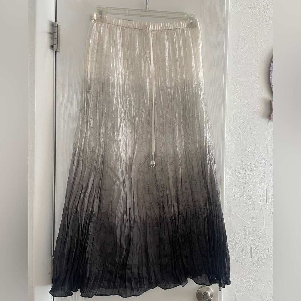White House Black Market Ombre Black and White Maxi Skirt- Size S